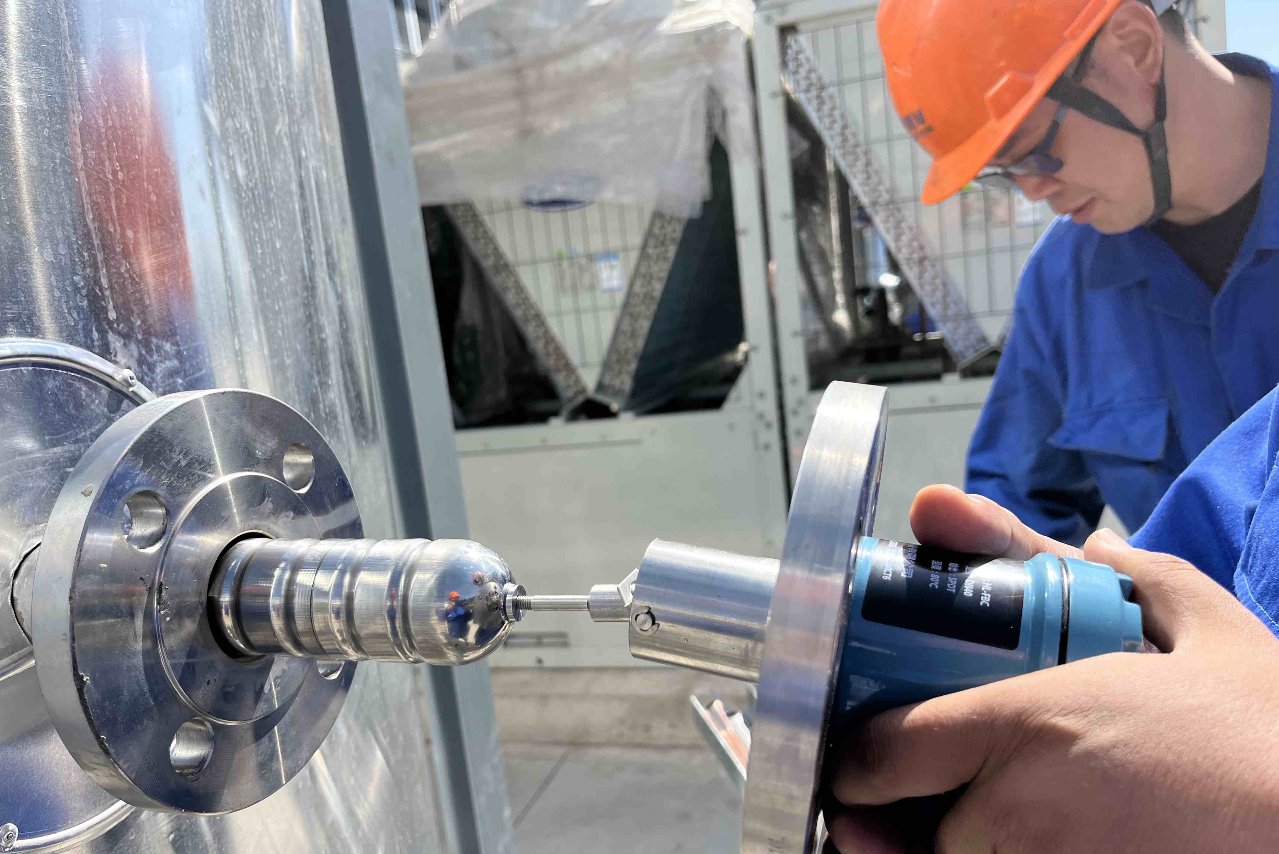 安徽某化工公司浮球液位開關的現場安裝應（yīng）用